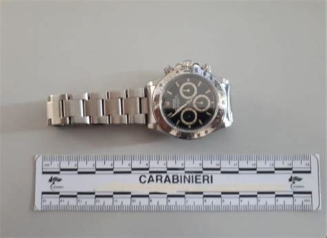 Rolex da 35mila euro strappato a una donna a Riccione